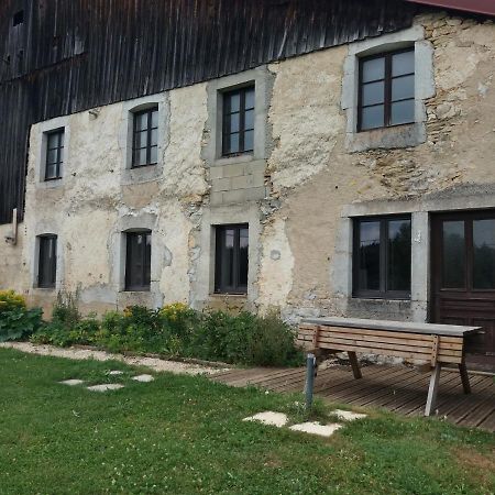 Appartement meublé agréable au cœur du massif du Jura Fibre optique internet Malpas Exterior foto