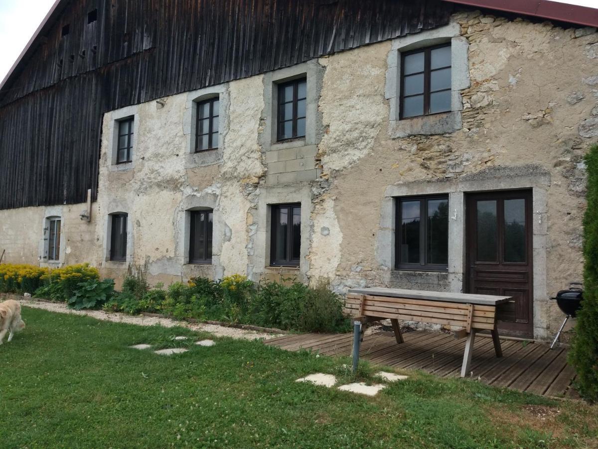 Appartement meublé agréable au cœur du massif du Jura Fibre optique internet Malpas Exterior foto